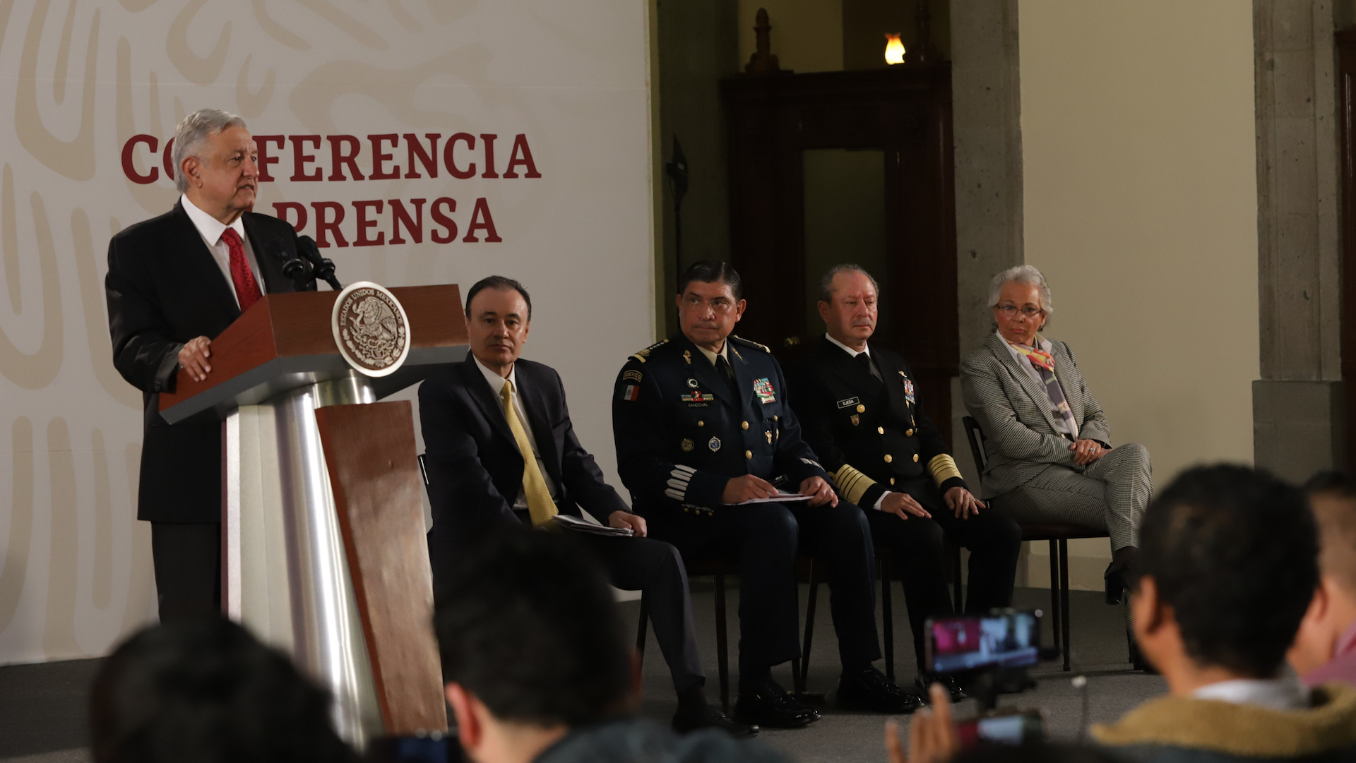 Reafirma AMLO respaldo al gabinete de seguridad en caso Culiacán
