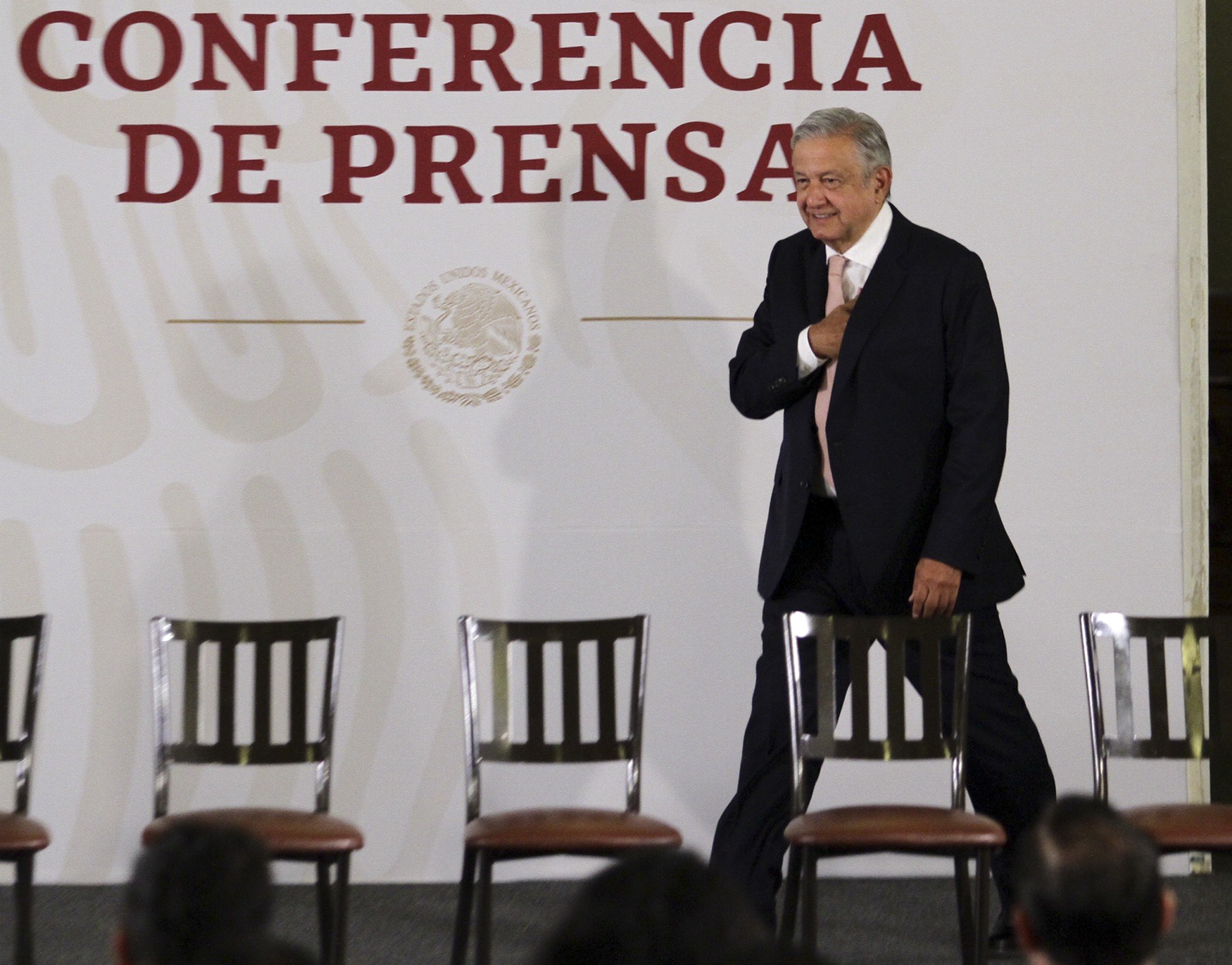 López Obrador confirma dos denuncias de FGR contra Romero Deschamps