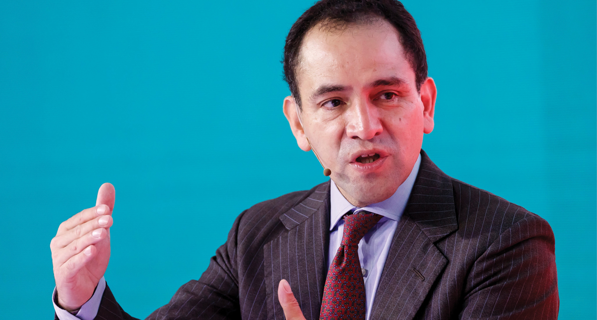 Desconfianza en el gobierno provoca poca recaudación: Herrera