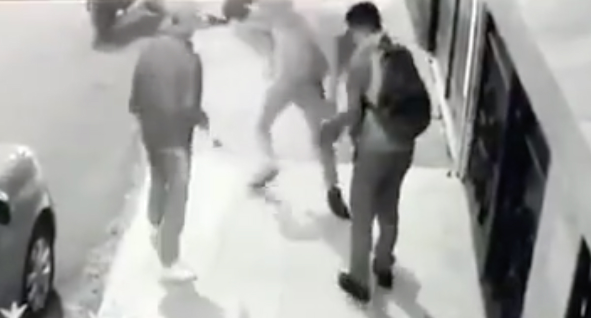 #Video Asaltan a estudiante en Azcapotzalco en cinco segundos