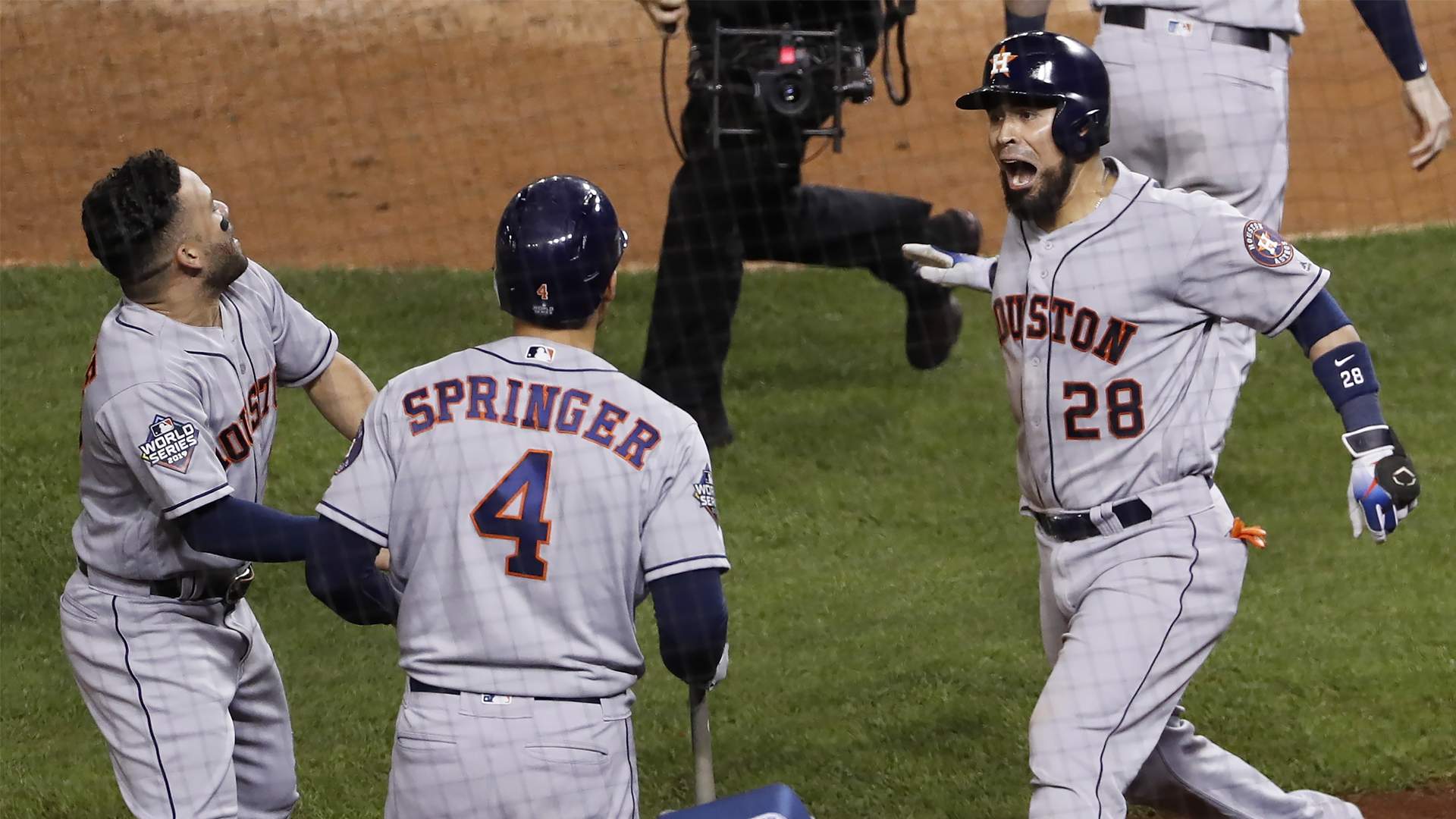 Astros vencen a Nacionales y están de vuelta en la Serie Mundial
