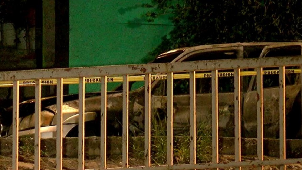 Hallan en Monterrey un auto incendiado con dos cuerpos dentro - auto-calcinado-con-dos-cuerpos-dentro-en-monterrey