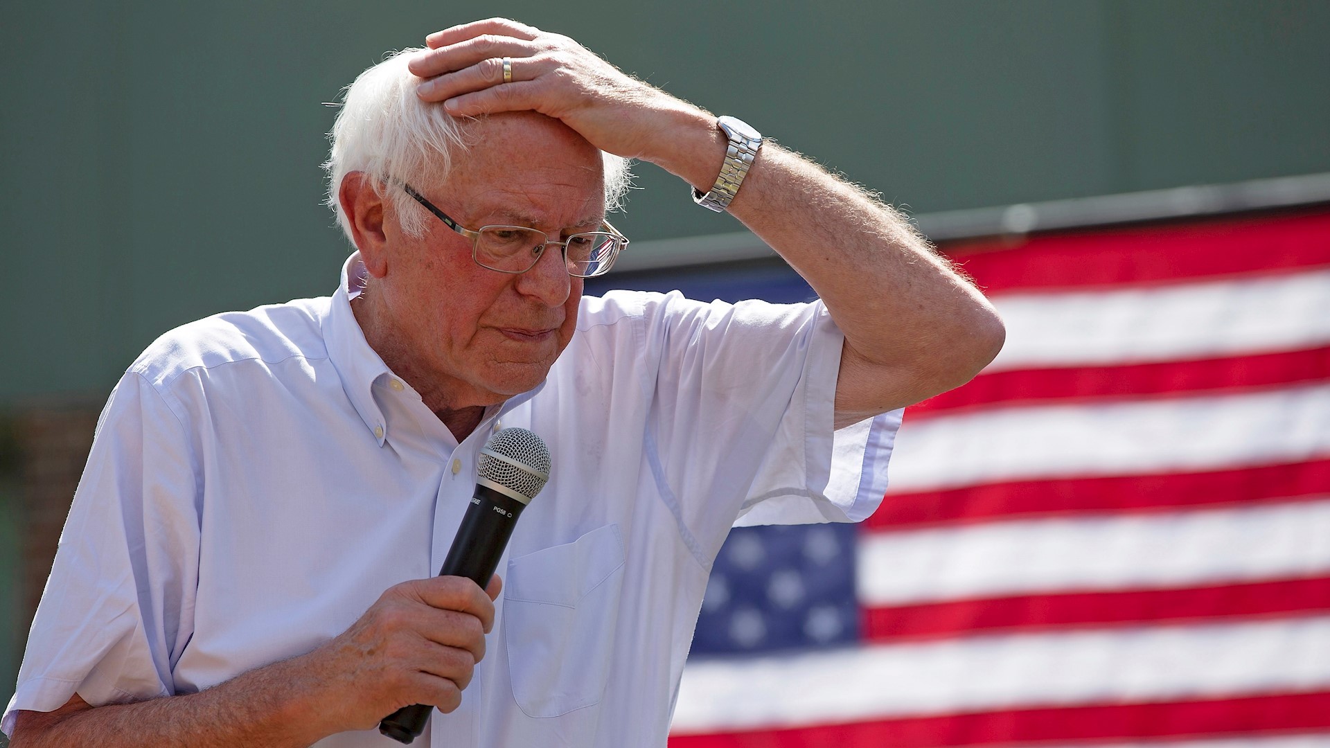 Hospitalizan de emergencia a Bernie Sanders