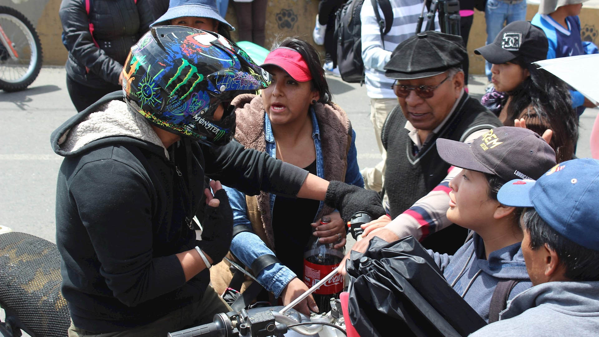 Protestas en Bolivia dejan al menos 30 heridos