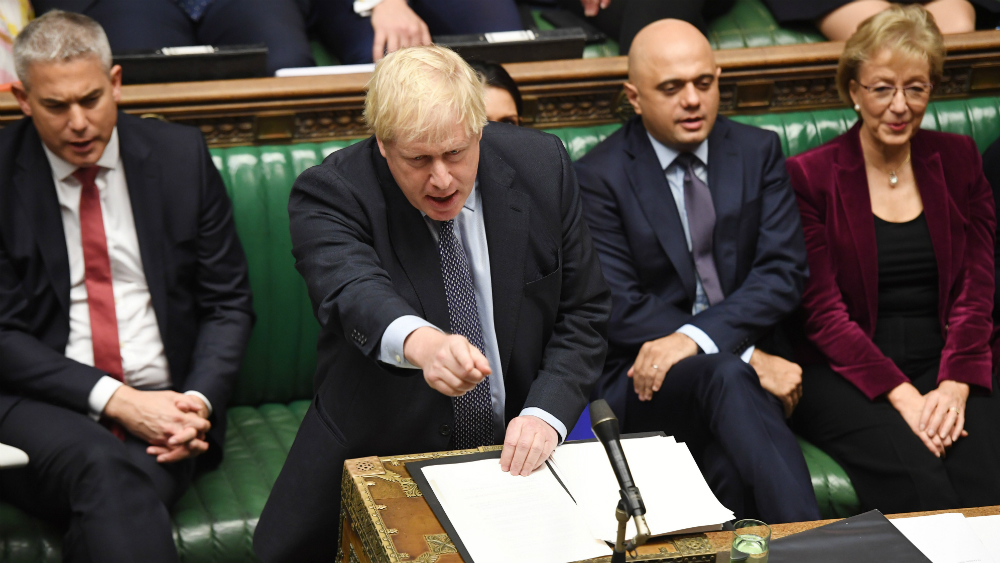 Johnson solicita por carta la prórroga del Brexit pero no la firma