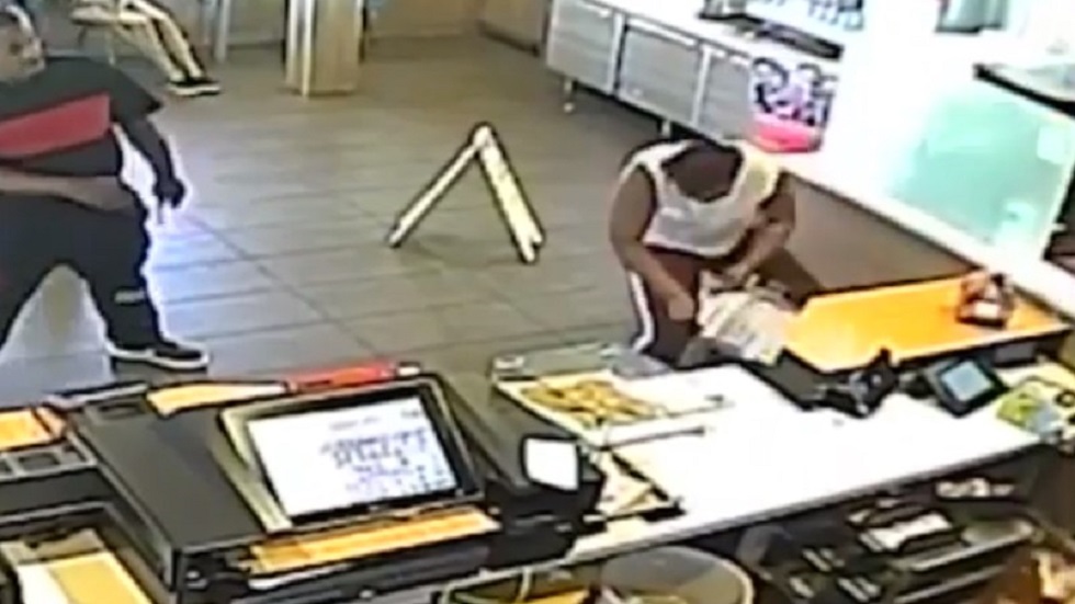 #Video Gerente de McDonald's golpea con licuadora a cliente - britany-prince-al-ser-golpeada-por-una-licuadora