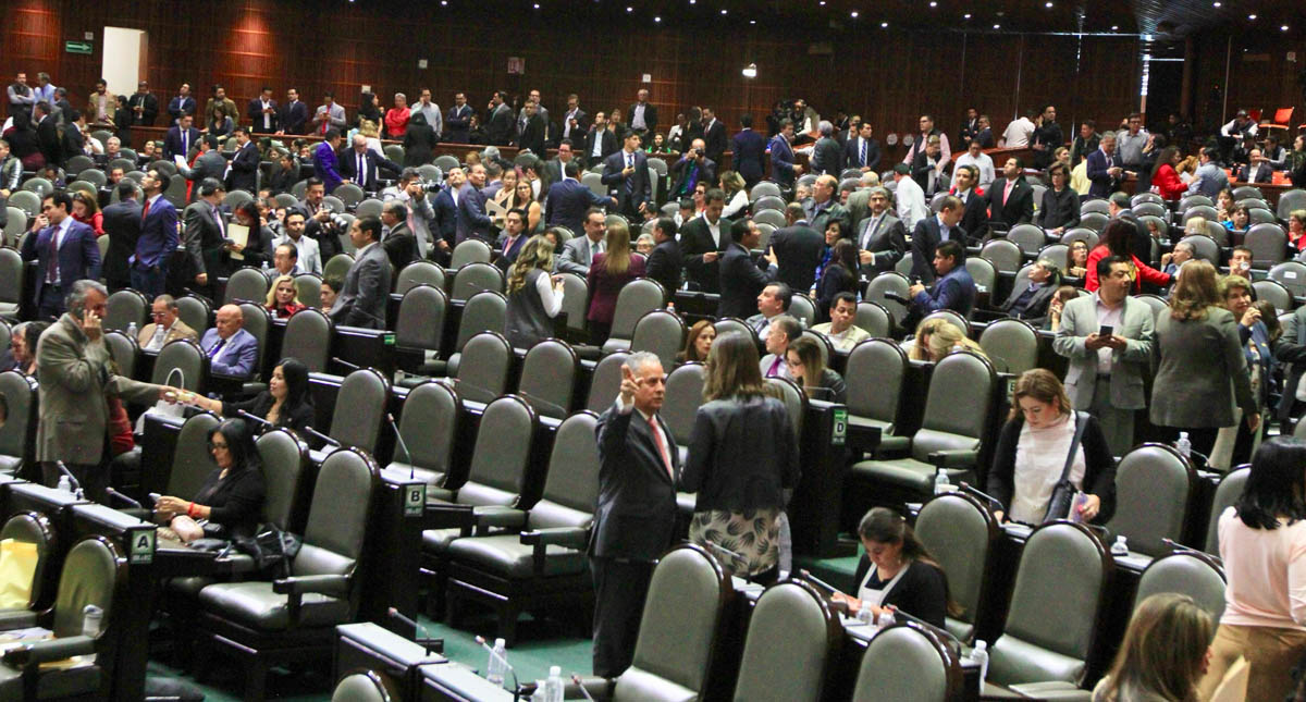 Diputados aprueban que embajadas y consulados emitan actas de nacimiento Diputados aprueban que embajadas y consulados emitan actas de nacimiento