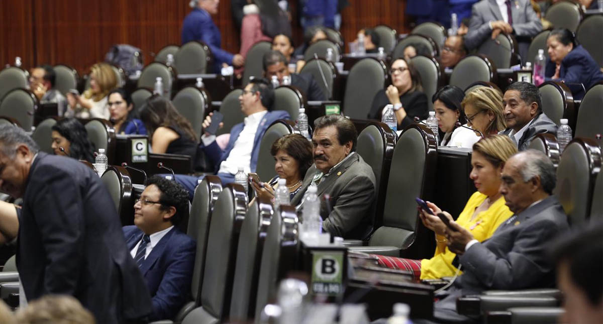 Diputados aprueban licencias de maternidad y paternidad por adopción