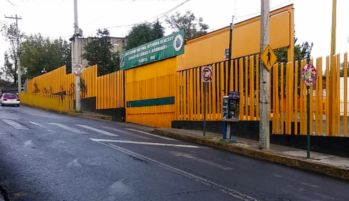 Alumnos inician paro activo de labores en CCH Sur por violación de joven