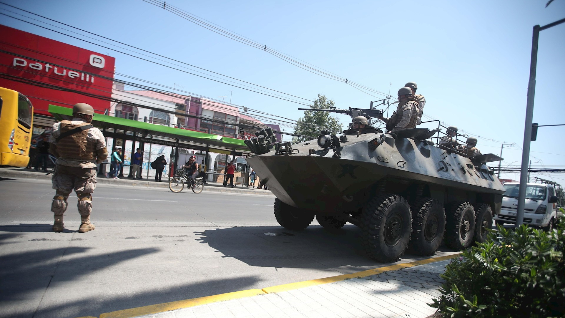 Continúan las protestas en Chile por la desigualdad social - chile-disturbios-manifestaciones-3