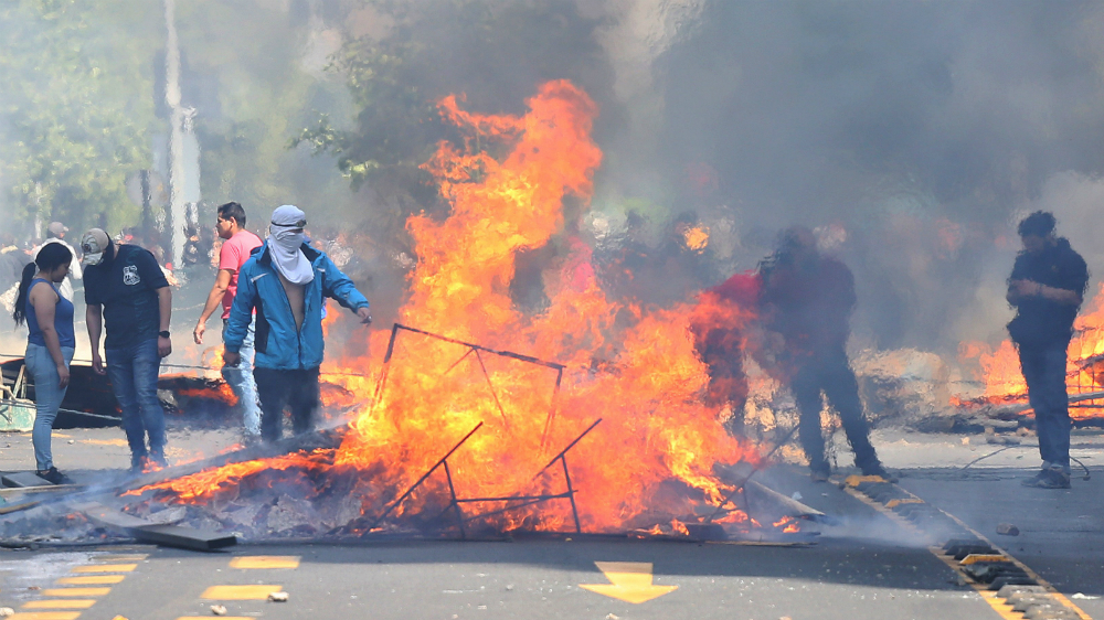 Suspenden alza a pasajes del metro en Chile