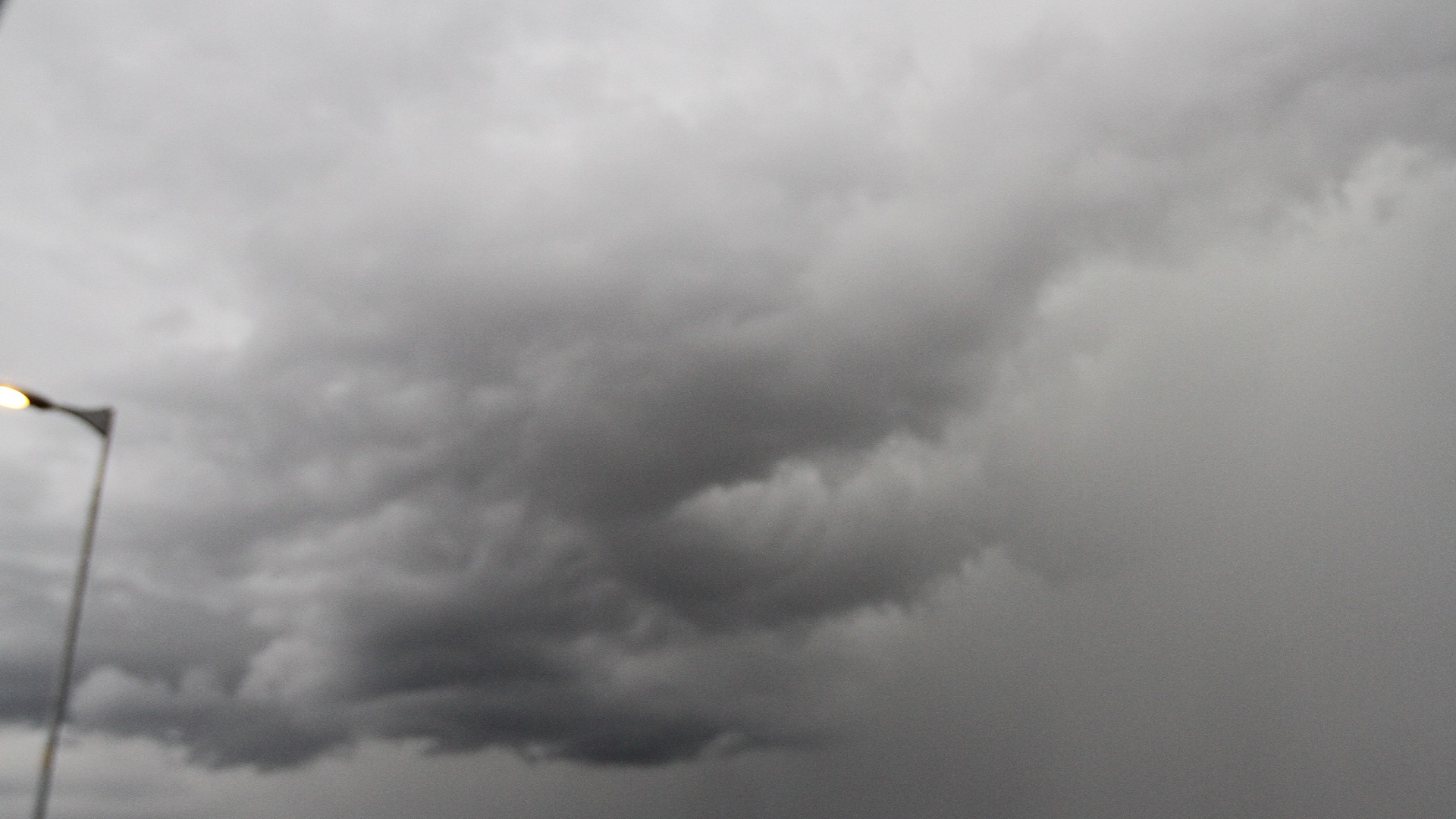 Reducen avance de trenes del Metro por lluvia en ocho alcaldías de la CDMX