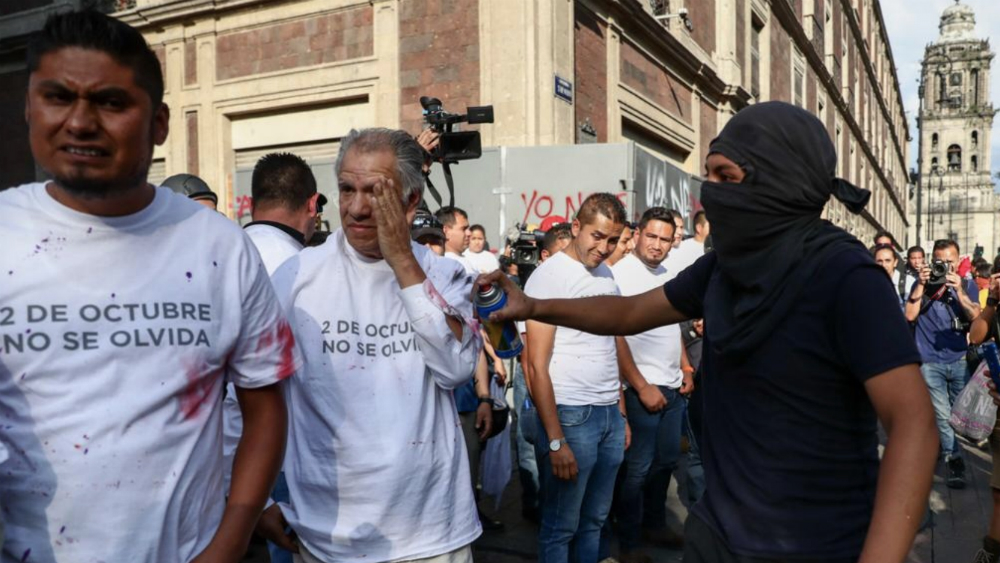 Encapuchado agrede a personas que formaban “cinturón de paz”