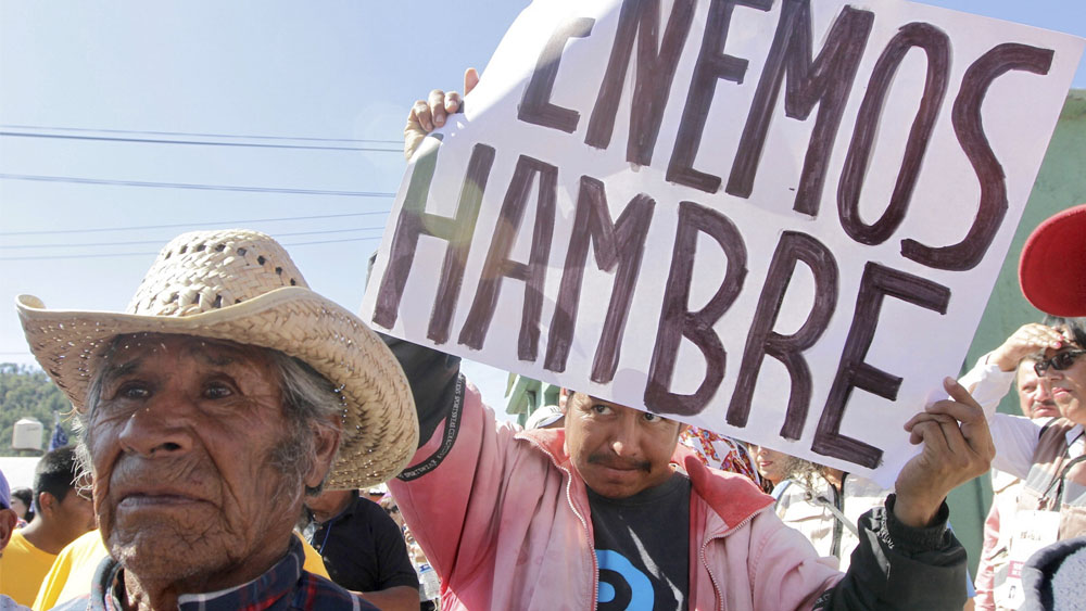 Continúan protestas de rarámuris por el retraso de entrega de recursos
