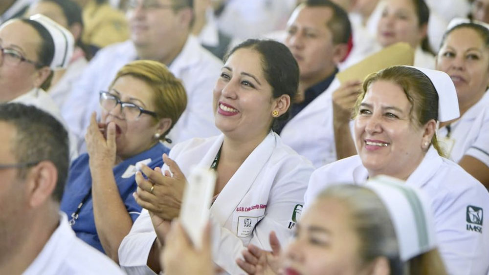 Los requisitos para ser médico, especialista y enfermero del Insabi