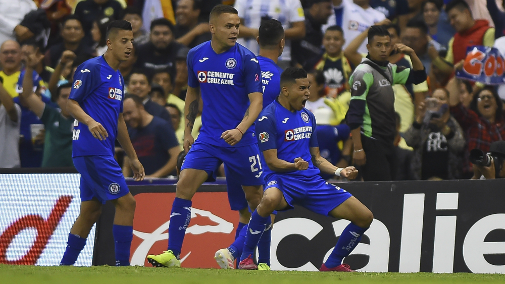 Cruz Azul humilla al América en el Azteca