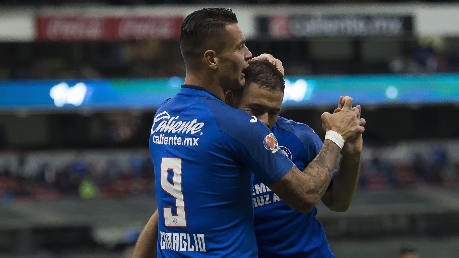 Cruz Azul derrota a León y aún sueña con la Liguilla