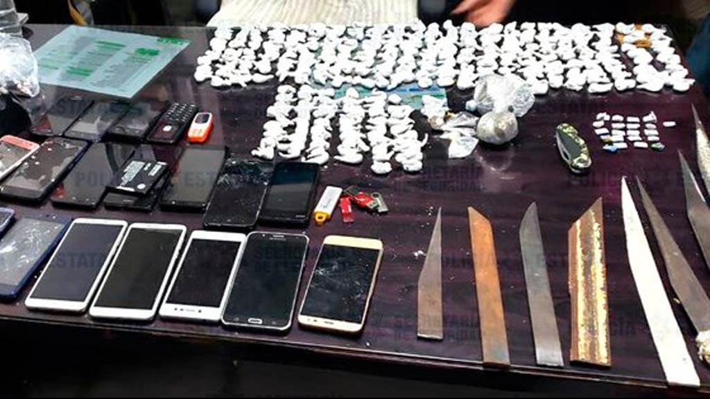 Decomisan droga, celulares y puntas de metal en penal de Cuautitlán