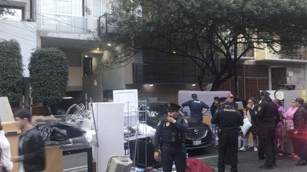 Desalojan a 17 familias de inmueble en la colonia Del Valle