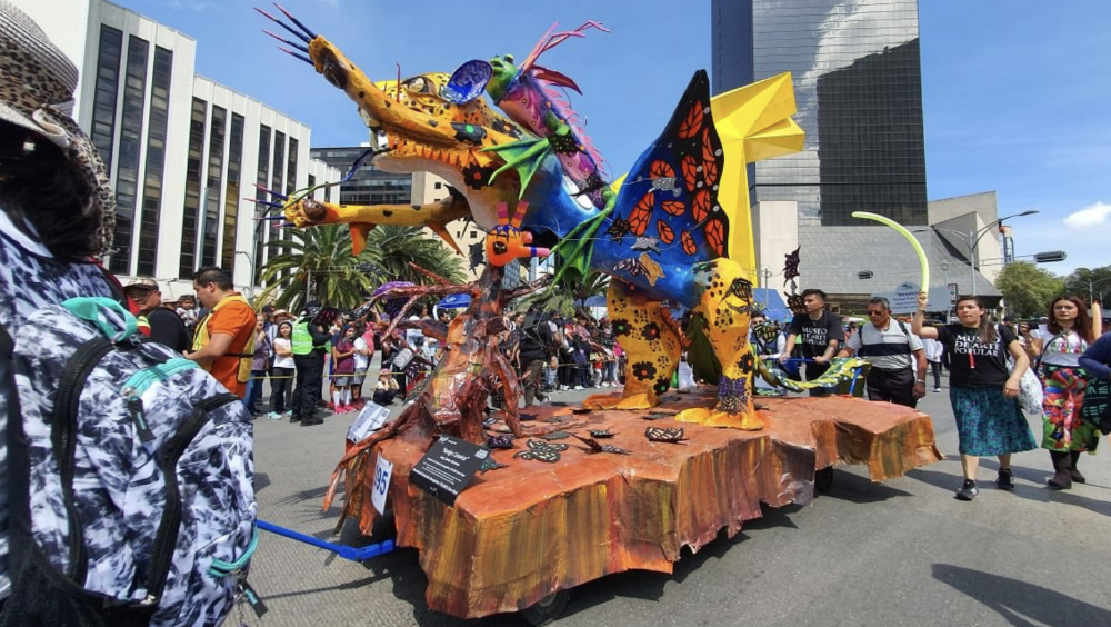 Presencian 25 mil personas el desfile de alebrijes en la capital