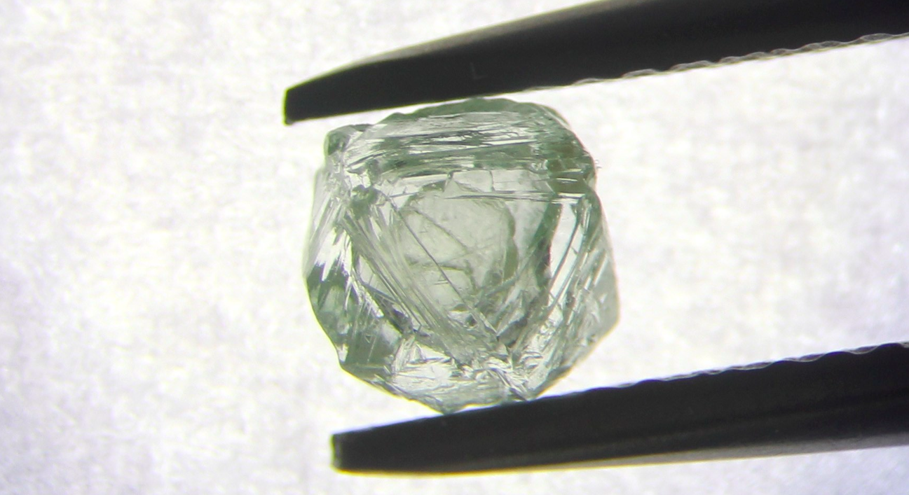 Descubren por primera vez en la historia un diamante con otro en su interior