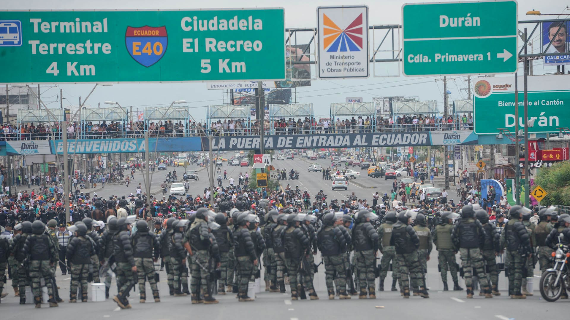 Marea blanca se congrega en Guayaquil y clama por la paz en Ecuador - ecuador-guayaquil-protesta-paz-2