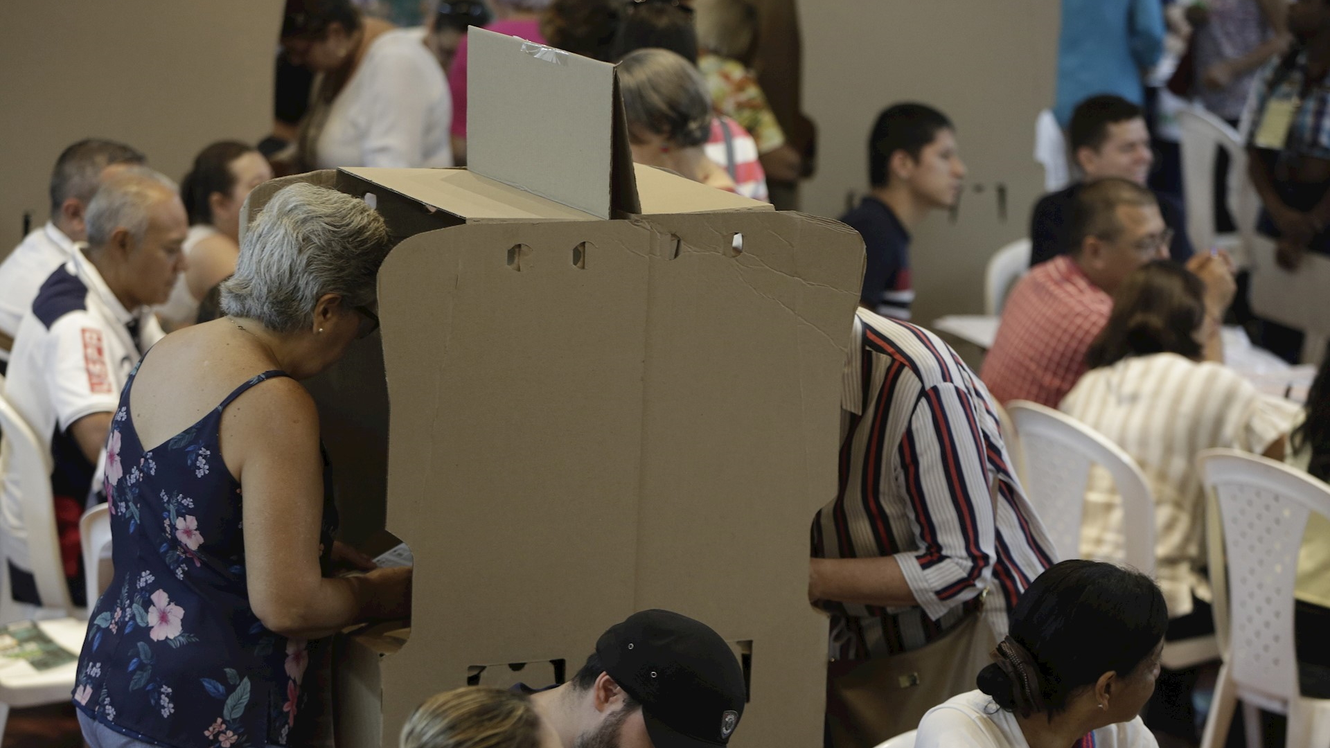 Ataque con explosivos durante elecciones en Colombia deja dos soldados lesionados