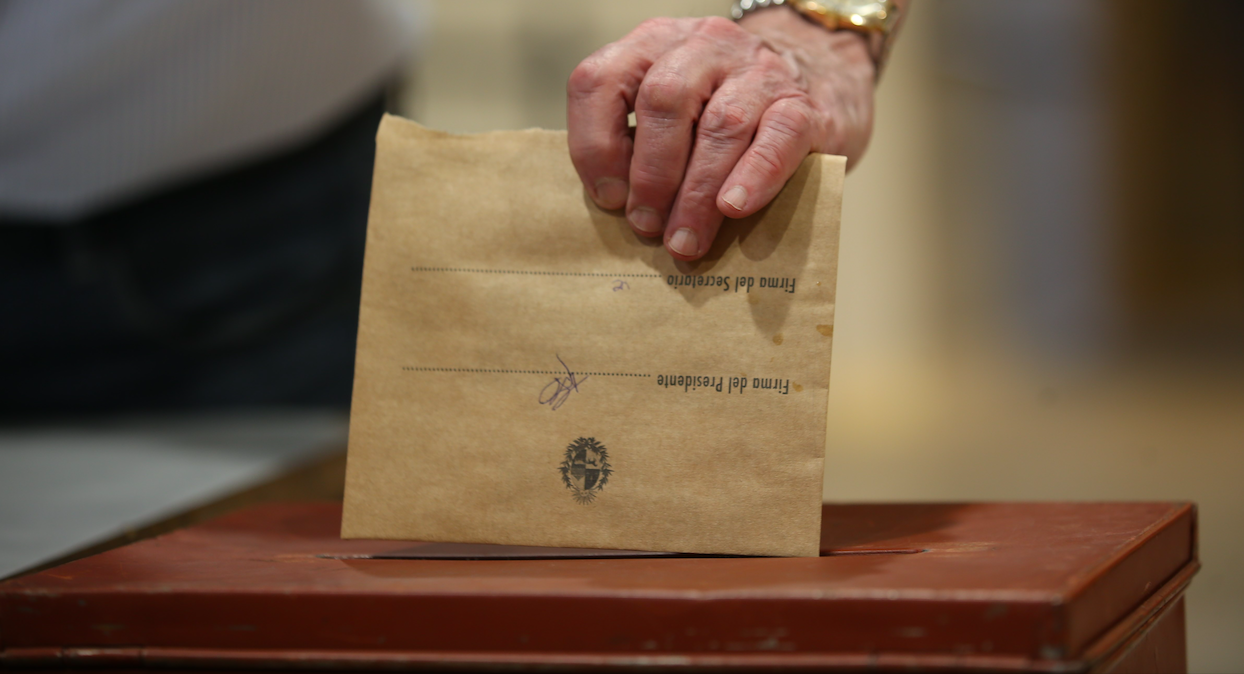 Uruguay a las urnas en segunda vuelta electoral
