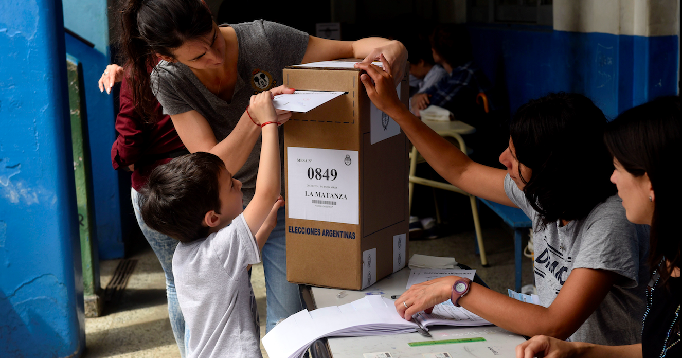 Cierran las casillas electorales en Argentina ante expectativa de resultados