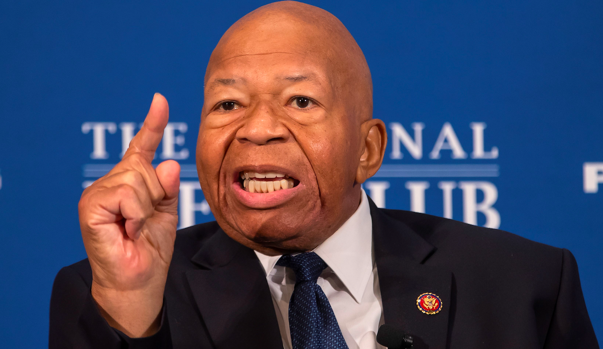 Muere Elijah Cummings, pieza clave en investigación contra Trump