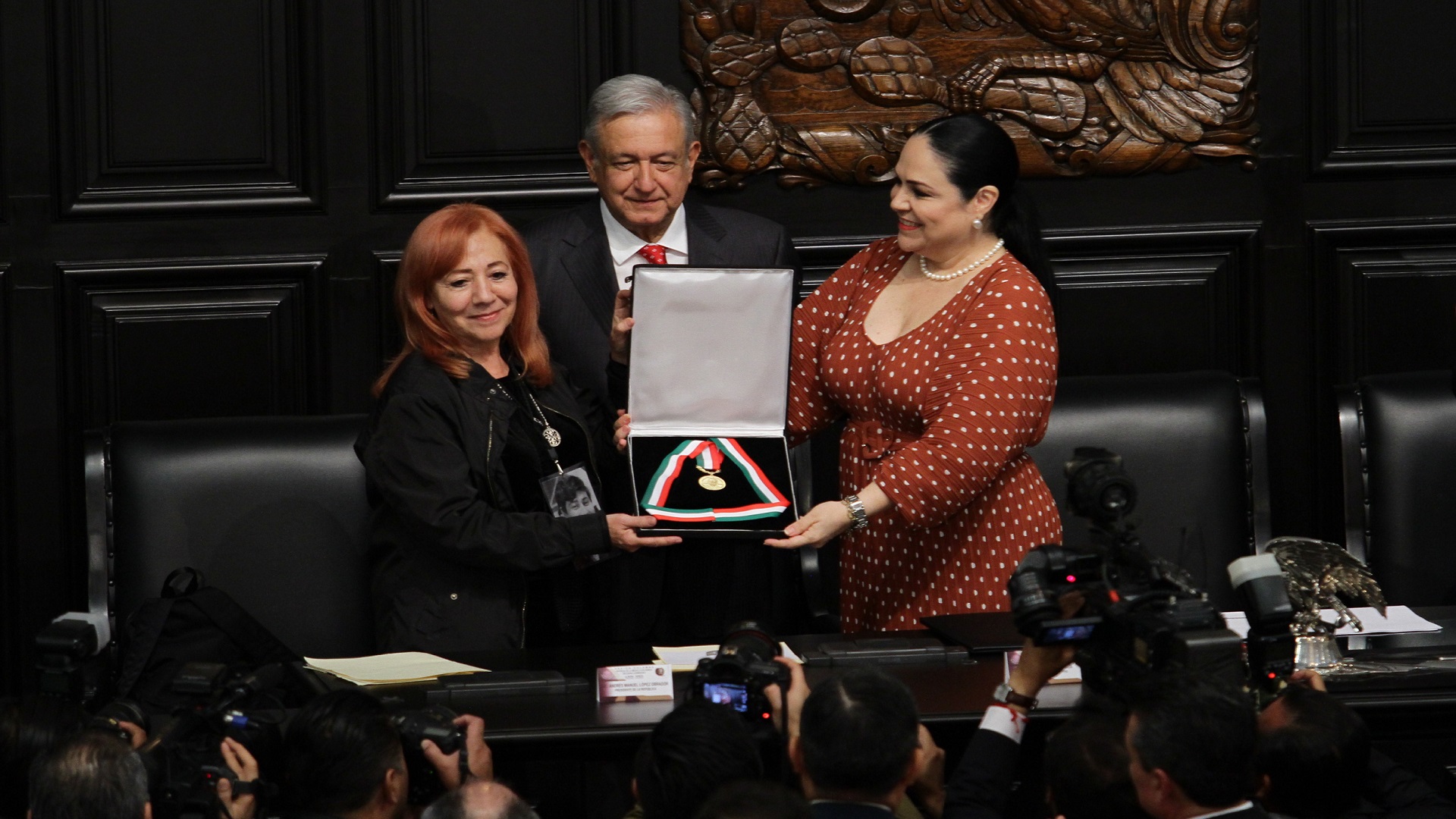 Rosario Ibarra regresa medalla Belisario Domínguez a AMLO por desaparecidos