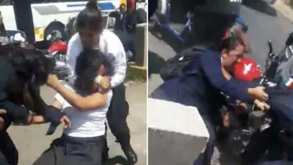 Policías golpean y someten a alumnas y a mototaxista en Nezahualcóyotl