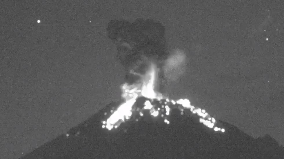 #Video Explosión del Popocatépetl arroja fragmentos incandescentes