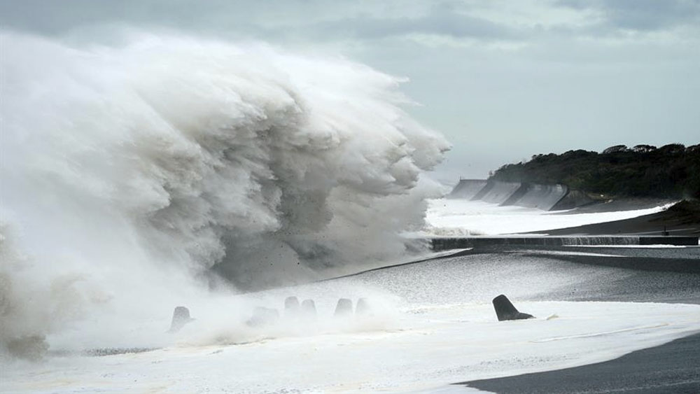 Tifón Hagibis toca tierra en Japón y deja al menos dos muertos