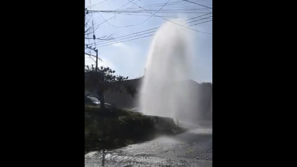#Video Fuga de agua en la colonia Lomas de Padierna