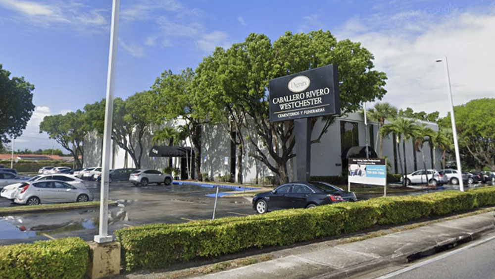 Preparan restos de José José para velorio en Miami