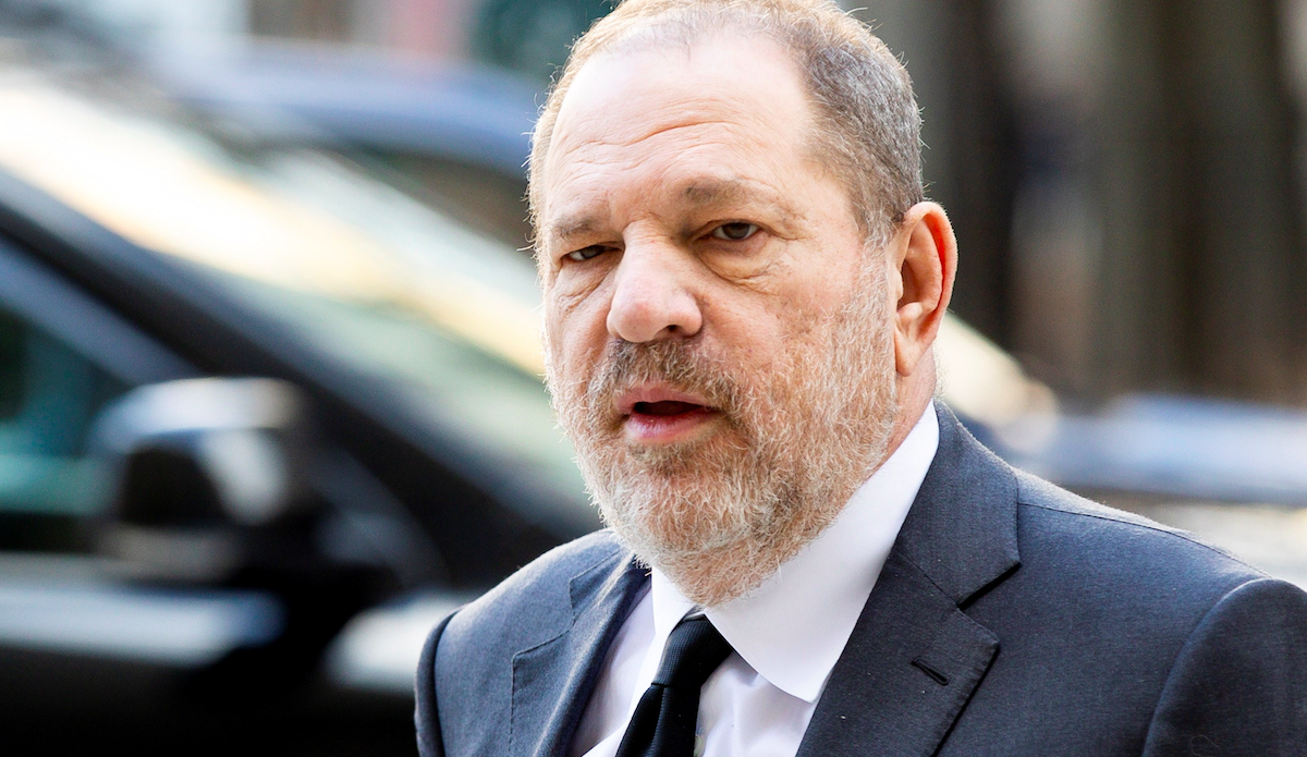 Juez niega retirar cargos de agresión sexual a Harvey Weinstein