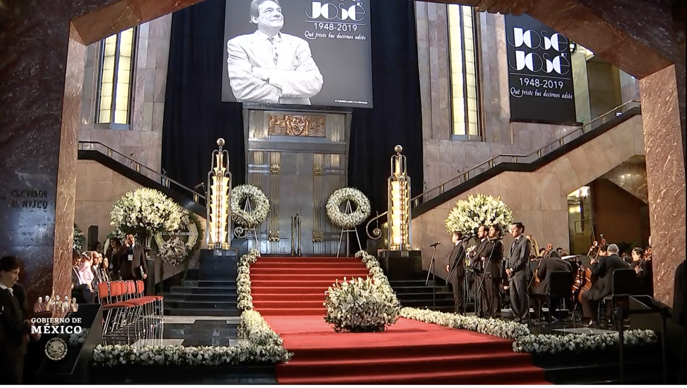 Homenaje a José José desde el Palacio de Bellas Artes