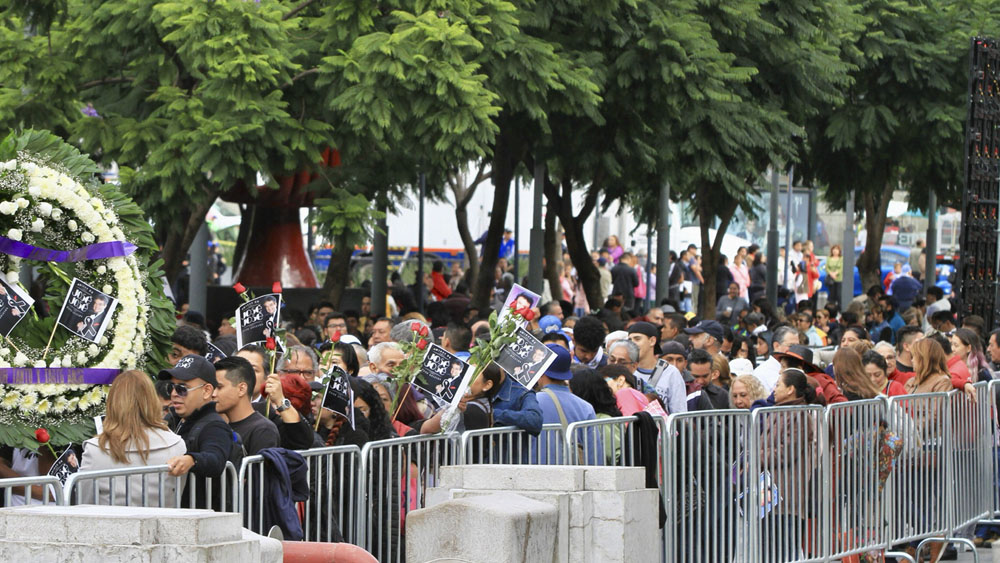 Llega a Bellas Artes cortejo fúnebre con cenizas de José José - homenaje-jose-jose-bellas-artes4