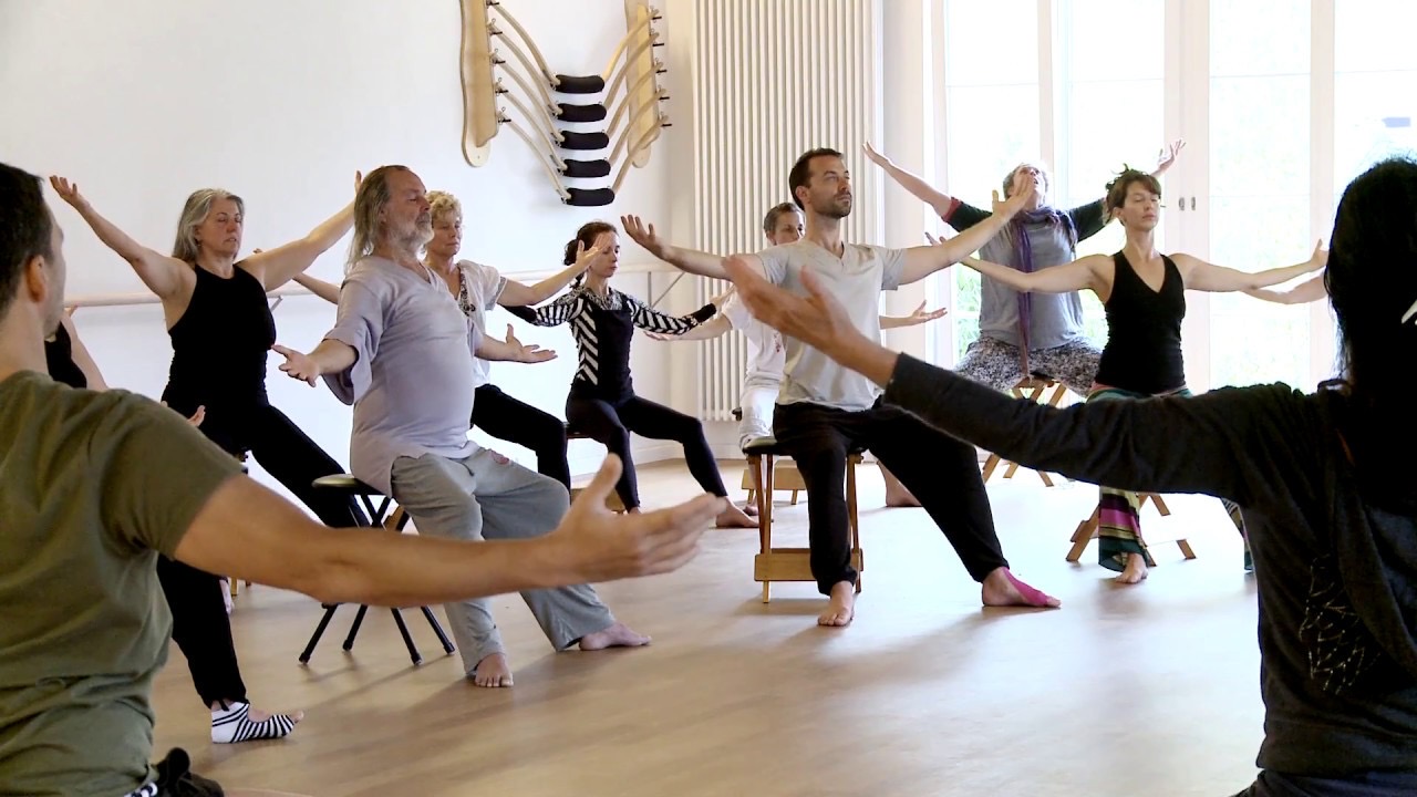 Mejora tu movimiento y alivia dolores con Gyrotonic