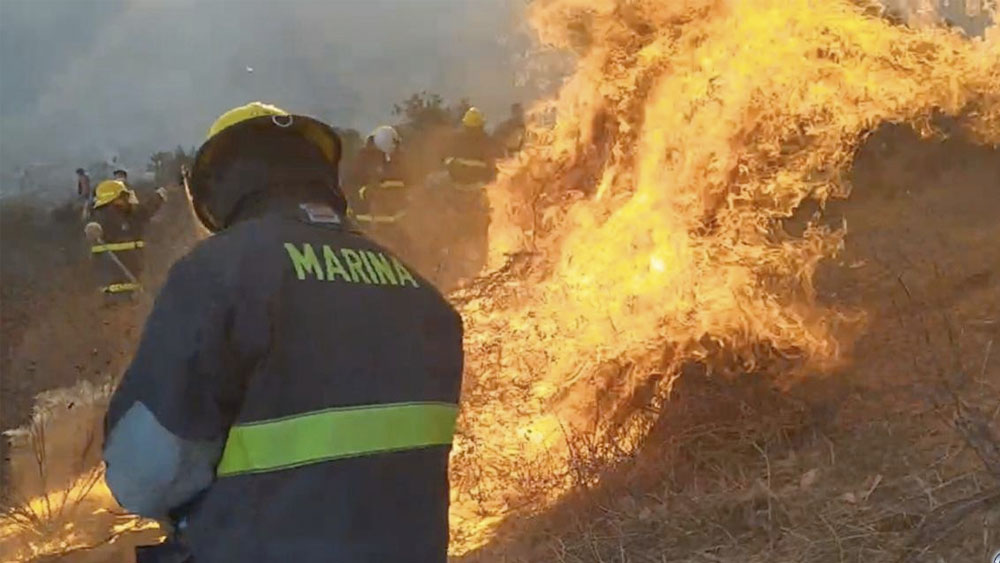 Controlan 50 por ciento de incendios en Baja California; hay dos muertos Controlan 50 por ciento de incendios en Baja California; hay dos muertos