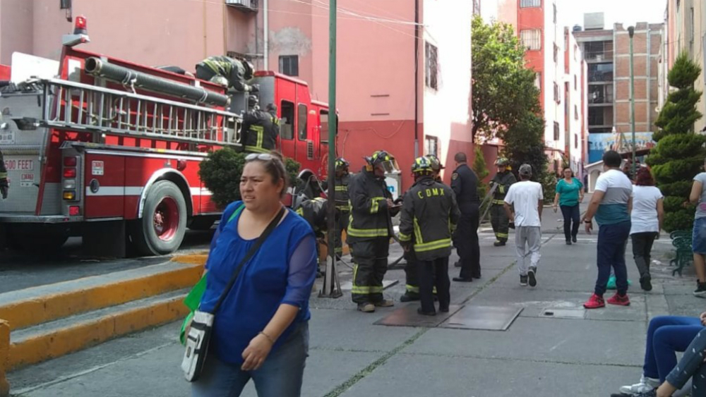 Incendio en alcaldía Cuauhtémoc deja dos lesionados