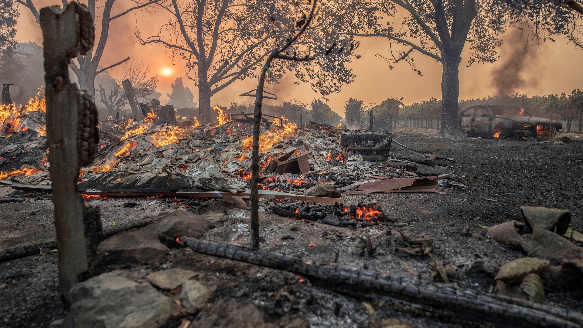Declaran emergencia en dos condados de California por fuertes incendios Declaran emergencia en dos condados de California por fuertes incendios