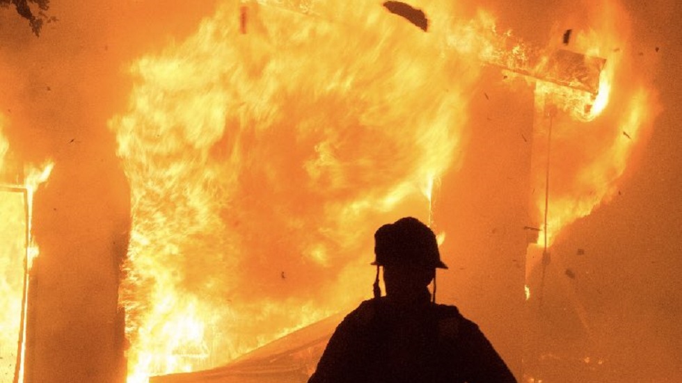 Declaran emergencia en dos condados de California por fuertes incendios - incendio-en-california