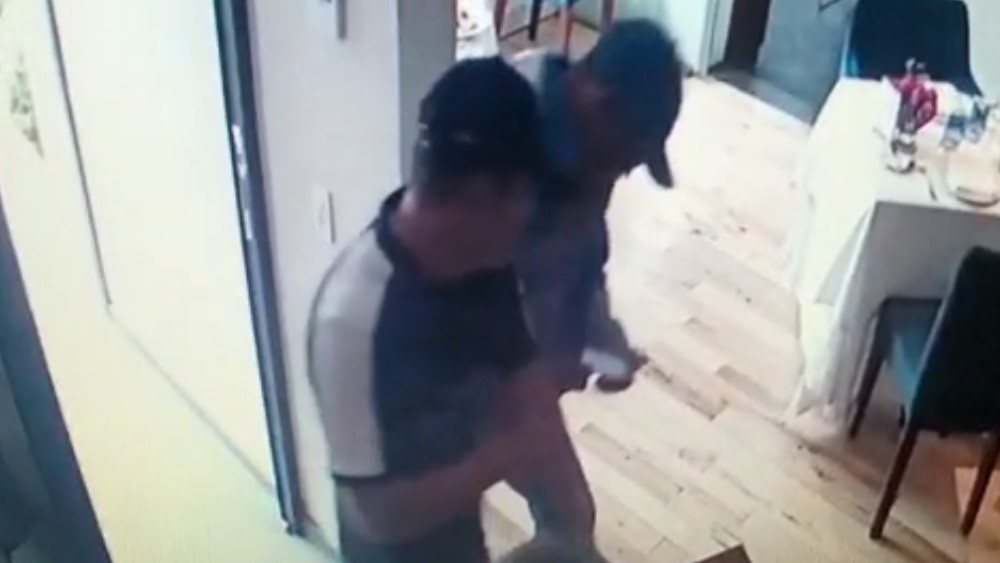 #Video Otro asalto en la Ciudad de México, ahora en un restaurante de Lomas de Chapultepec - ingreso-de-delincuentes-a-bakea