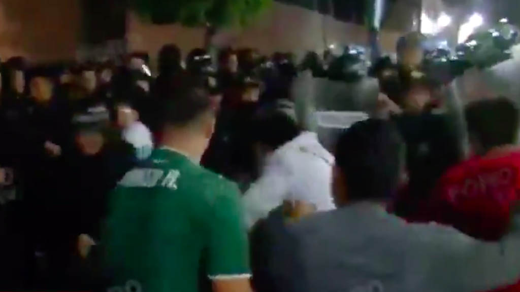 Enfrentamiento en Iztapalapa tras casos de abuso sexual en primaria