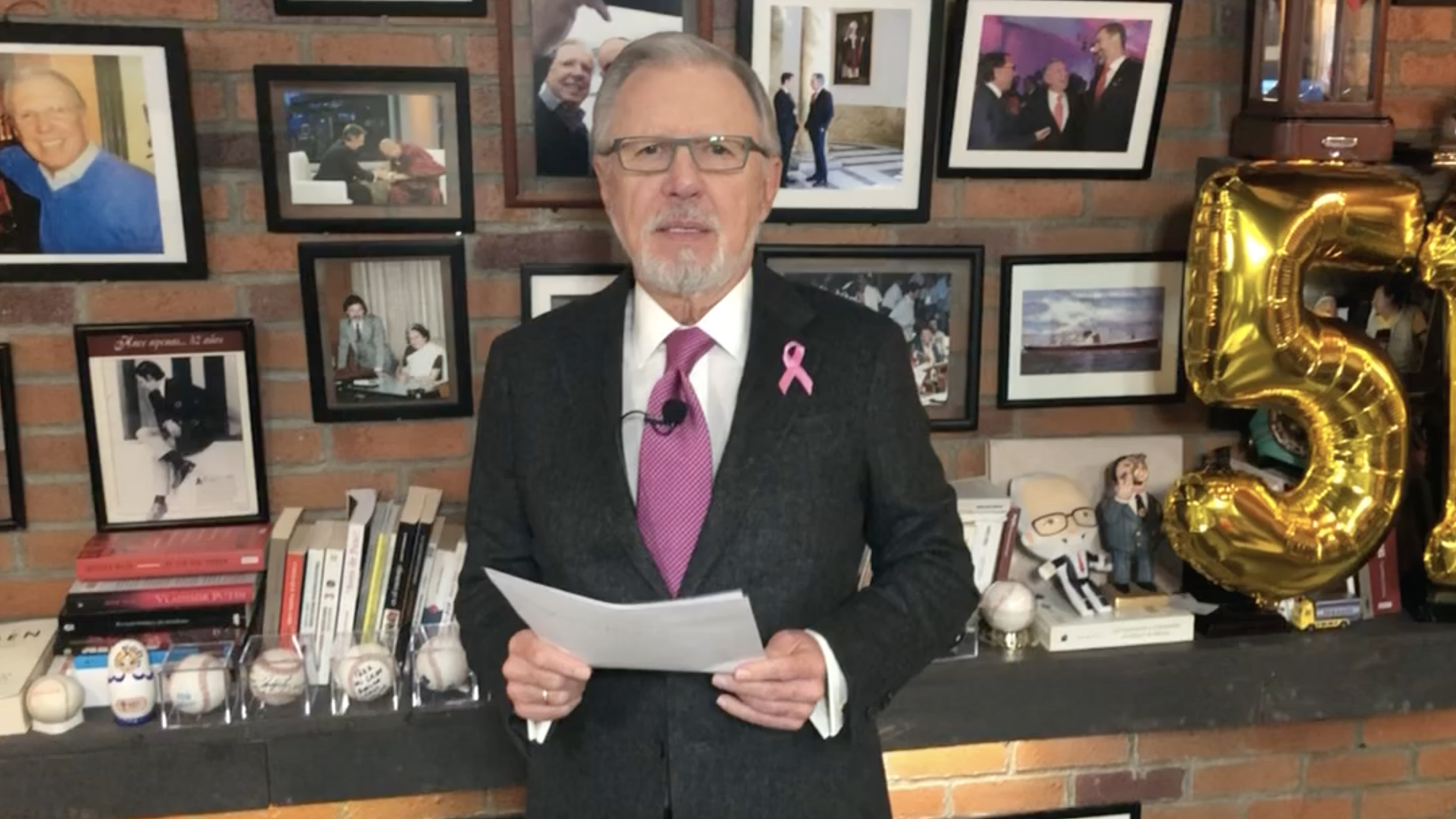 ¡Las noticias! Investigan agresión a funcionario hospitalizado por ataque de vándalos durante marcha del 2 de octubre