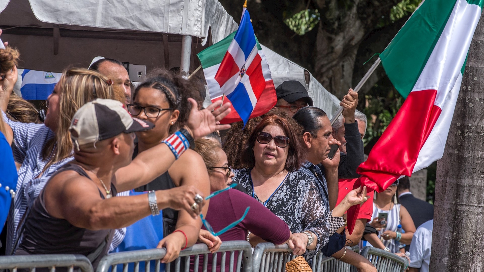 Desilusiona a fans cremación de José José