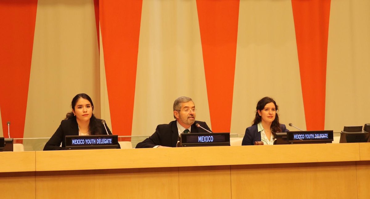 Juan Ramón de la Fuente pide escuchar a jóvenes migrantes