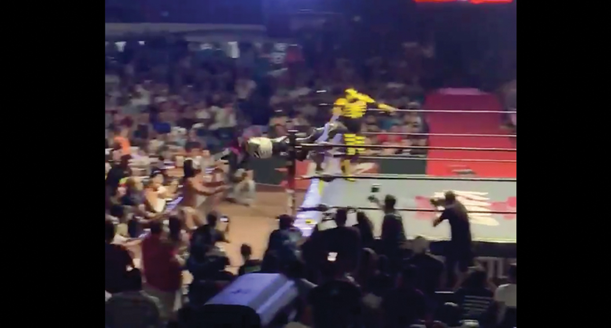 #Video Operan a La Parka tras accidente en Arena Coliseo de Monterrey
